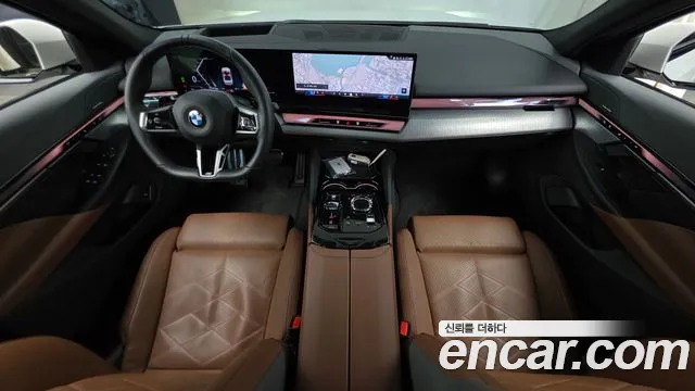 BMW 5-Series 2023 thumb 7