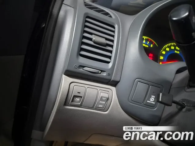 Kia Carnival 2008 thumb 6