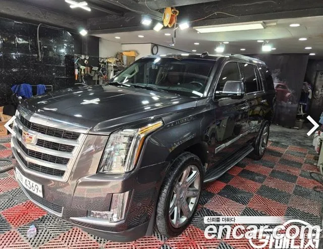 Cadillac Escalade 2017 thumb 2