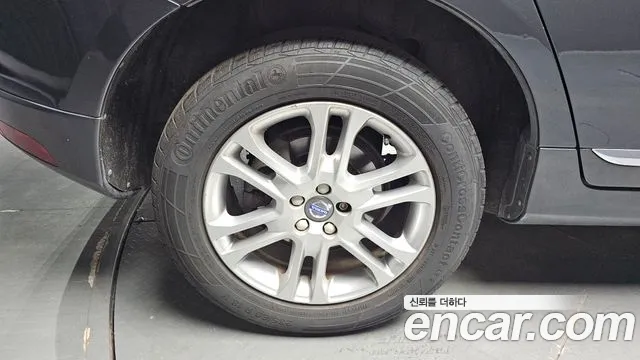 Volvo XC60 2015 thumb 5