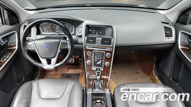 Volvo XC60 2015 thumb 7