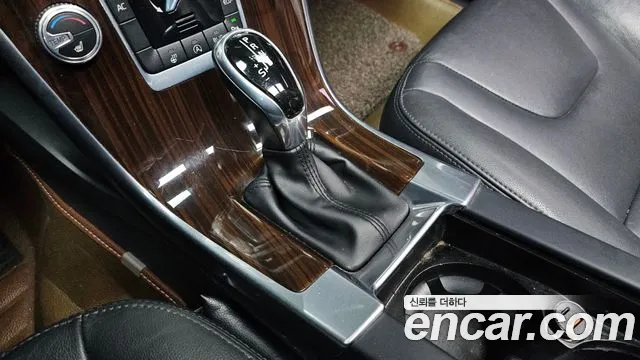Volvo XC60 2015 thumb 9