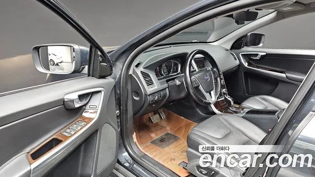 Volvo XC60 2015 thumb 12