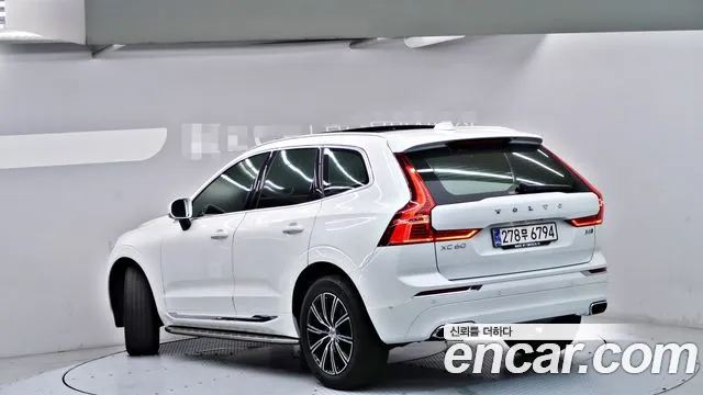 Volvo XC60 2021 thumb 4
