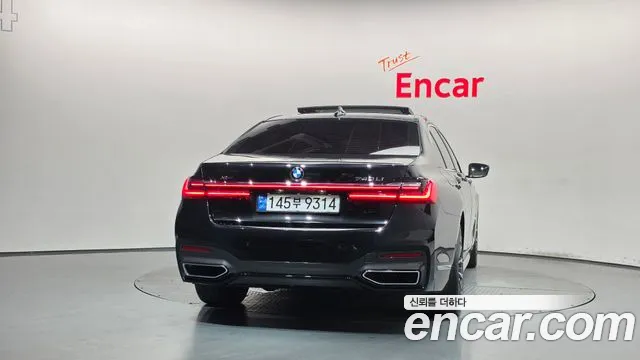 BMW 7-Series 2019 thumb 3