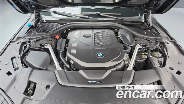 BMW 7-Series 2019 thumb 5