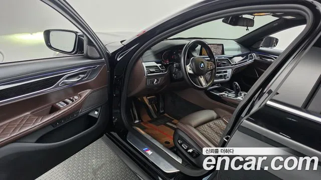 BMW 7-Series 2019 thumb 9