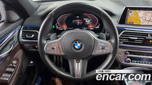 BMW 7-Series 2019 thumb 12