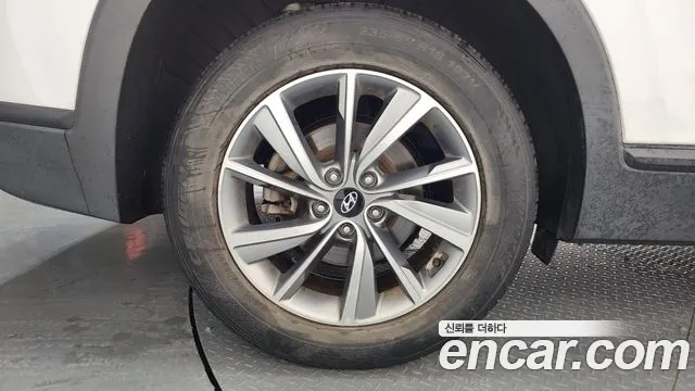 Hyundai Santa Fe 2018 thumb 5