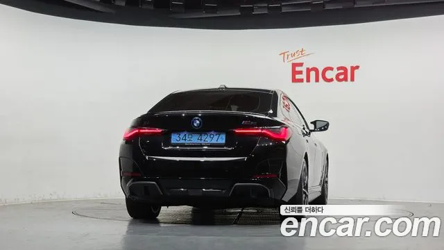BMW i4 2023 thumb 3