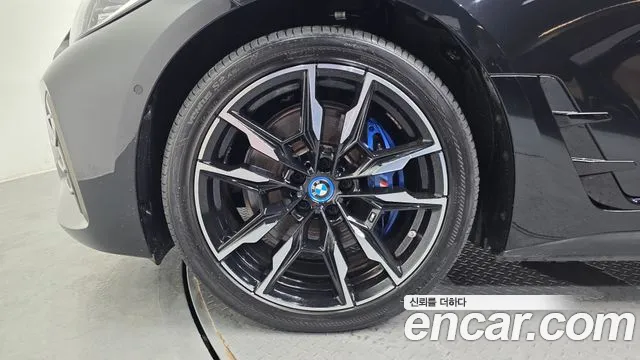 BMW i4 2023 thumb 4