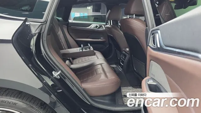 BMW i4 2023 thumb 11