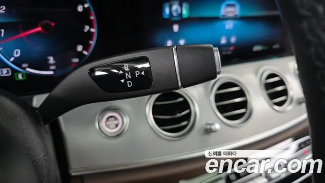 Mercedes-Benz E-Класс 2021 thumb 9
