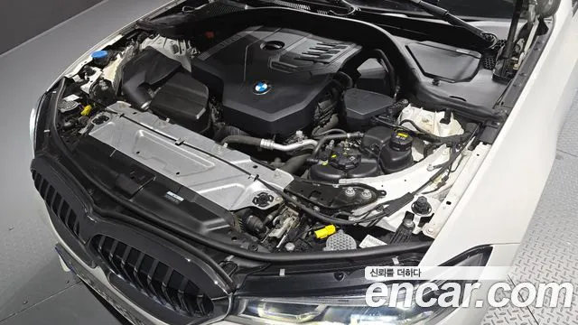 BMW 3-Series 2021 thumb 5