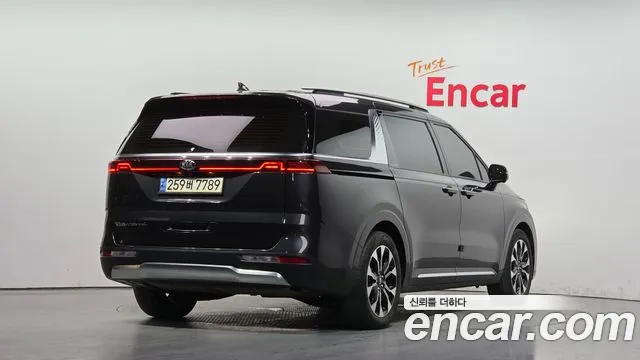 Kia Carnival 2021 thumb 2