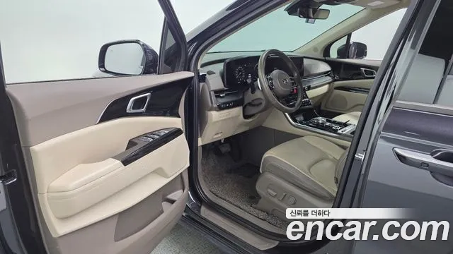 Kia Carnival 2021 thumb 10