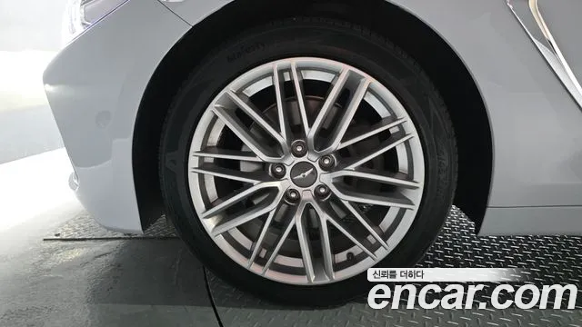 Genesis G70 2019 thumb 4