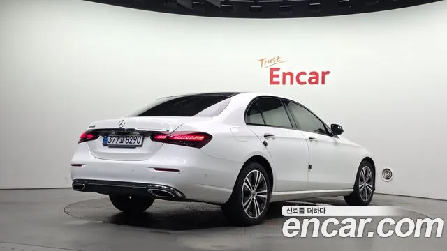Mercedes-Benz E-Класс 2020 thumb 2