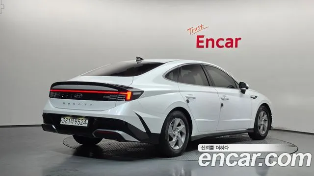 Hyundai Sonata 2023 thumb 2