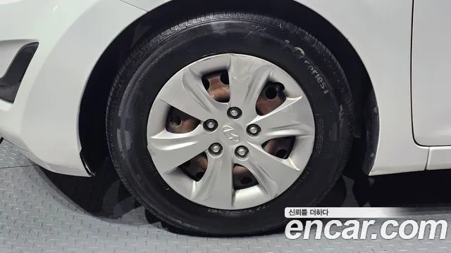 Hyundai Avante 2013 thumb 5