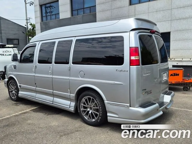 Chevrolet Express Van 2011 thumb 3