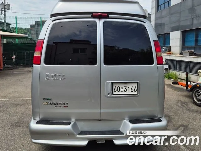 Chevrolet Express Van 2011 thumb 7