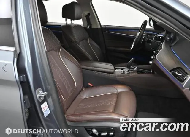 BMW 5-Series 2019 thumb 10