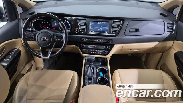 Kia Carnival 2019 thumb 6