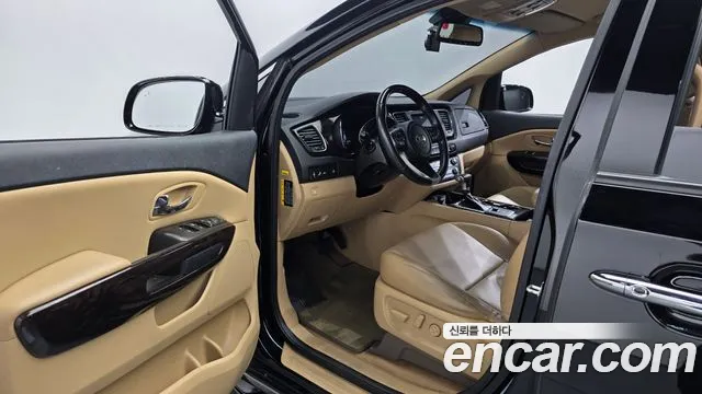 Kia Carnival 2019 thumb 9