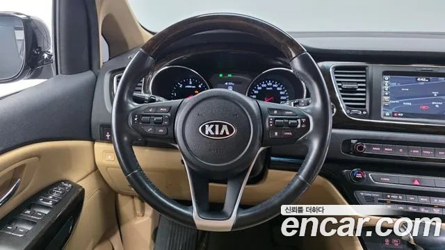 Kia Carnival 2019 thumb 12