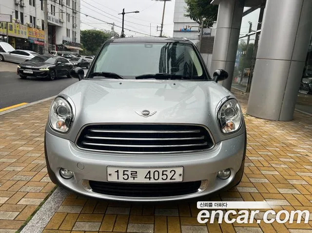 MINI Countryman 2011 thumb 2