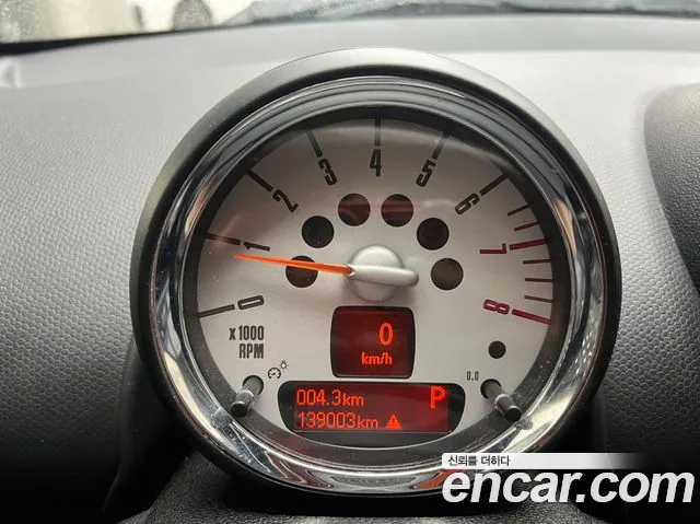 MINI Countryman 2011 thumb 9