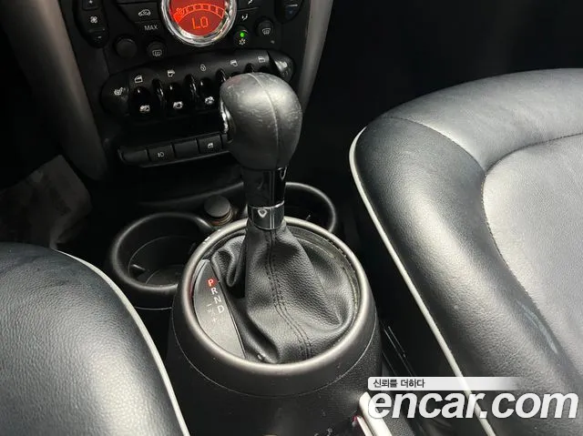 MINI Countryman 2011 thumb 10