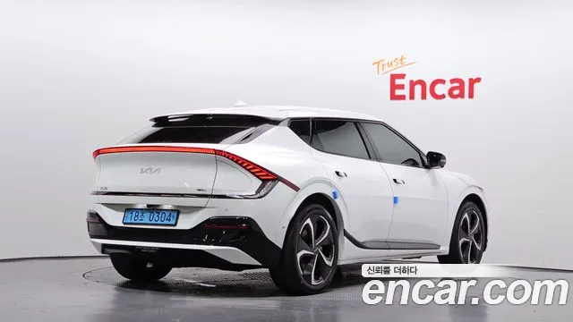 Kia EV6 2022 thumb 2