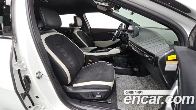 Kia EV6 2022 thumb 12