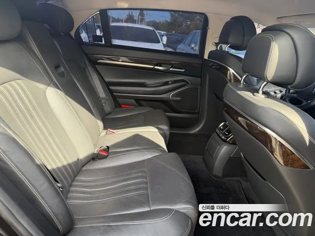 Genesis G90 2019 thumb 10