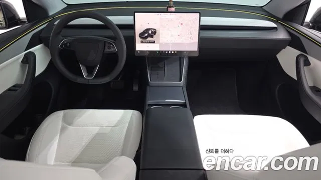 Tesla Model Y 2025 thumb 6