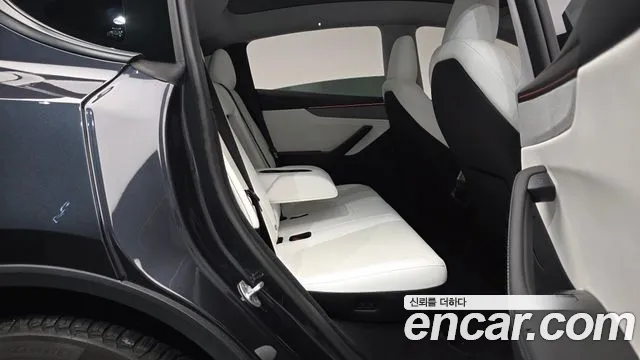 Tesla Model Y 2025 thumb 10