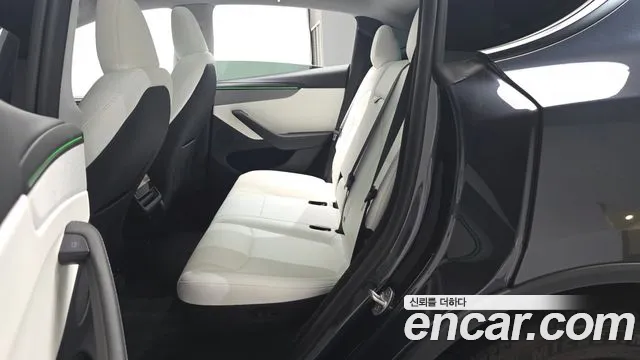 Tesla Model Y 2025 thumb 11