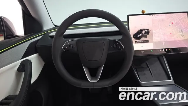 Tesla Model Y 2025 thumb 12