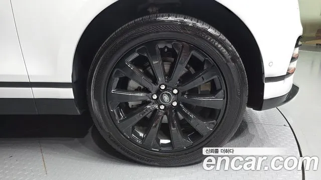 Land Rover Range Rover Velar 2021 thumb 5