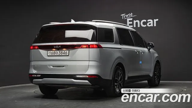 Kia Carnival 2022 thumb 2