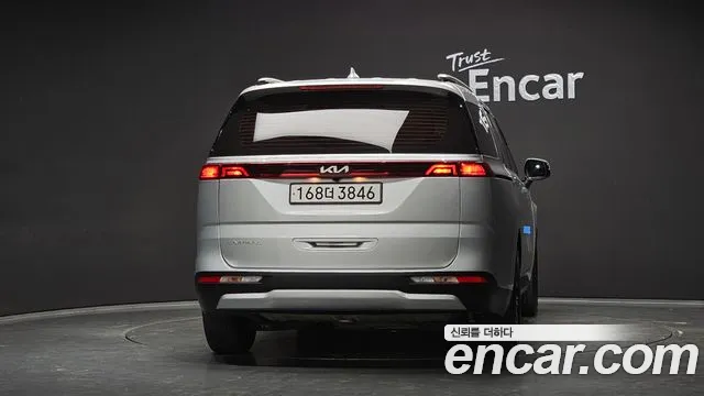 Kia Carnival 2022 thumb 4