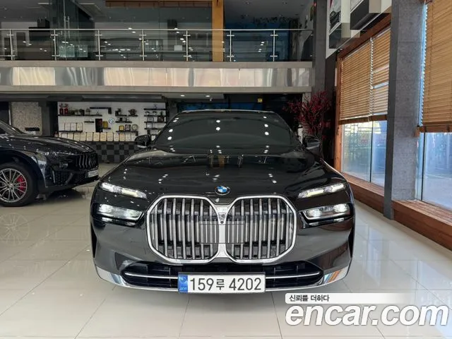 BMW 7-Series 2023 thumb 3