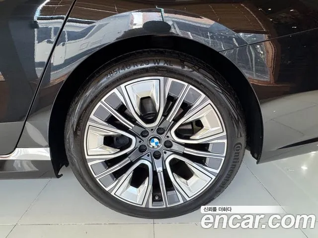BMW 7-Series 2023 thumb 5