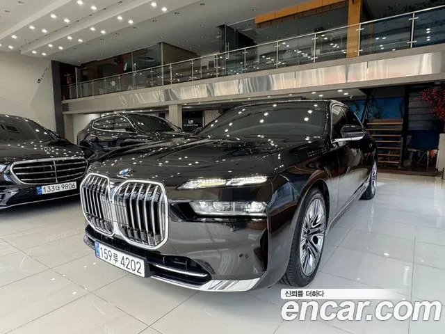 BMW 7-Series 2023 thumb 12