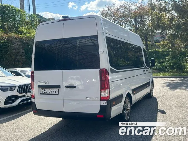 Hyundai Staria 2019 thumb 6