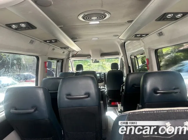 Hyundai Staria 2019 thumb 7