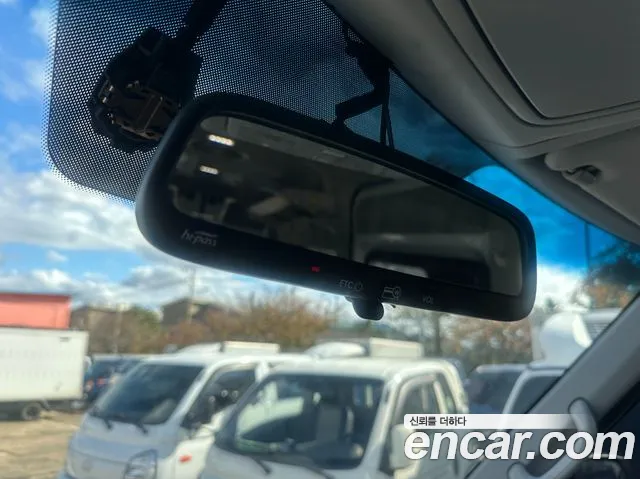 Hyundai Staria 2019 thumb 10