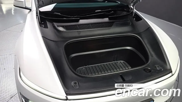Tesla Model Y 2025 thumb 6